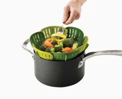Bloom™ Green Folding Steamer Basket