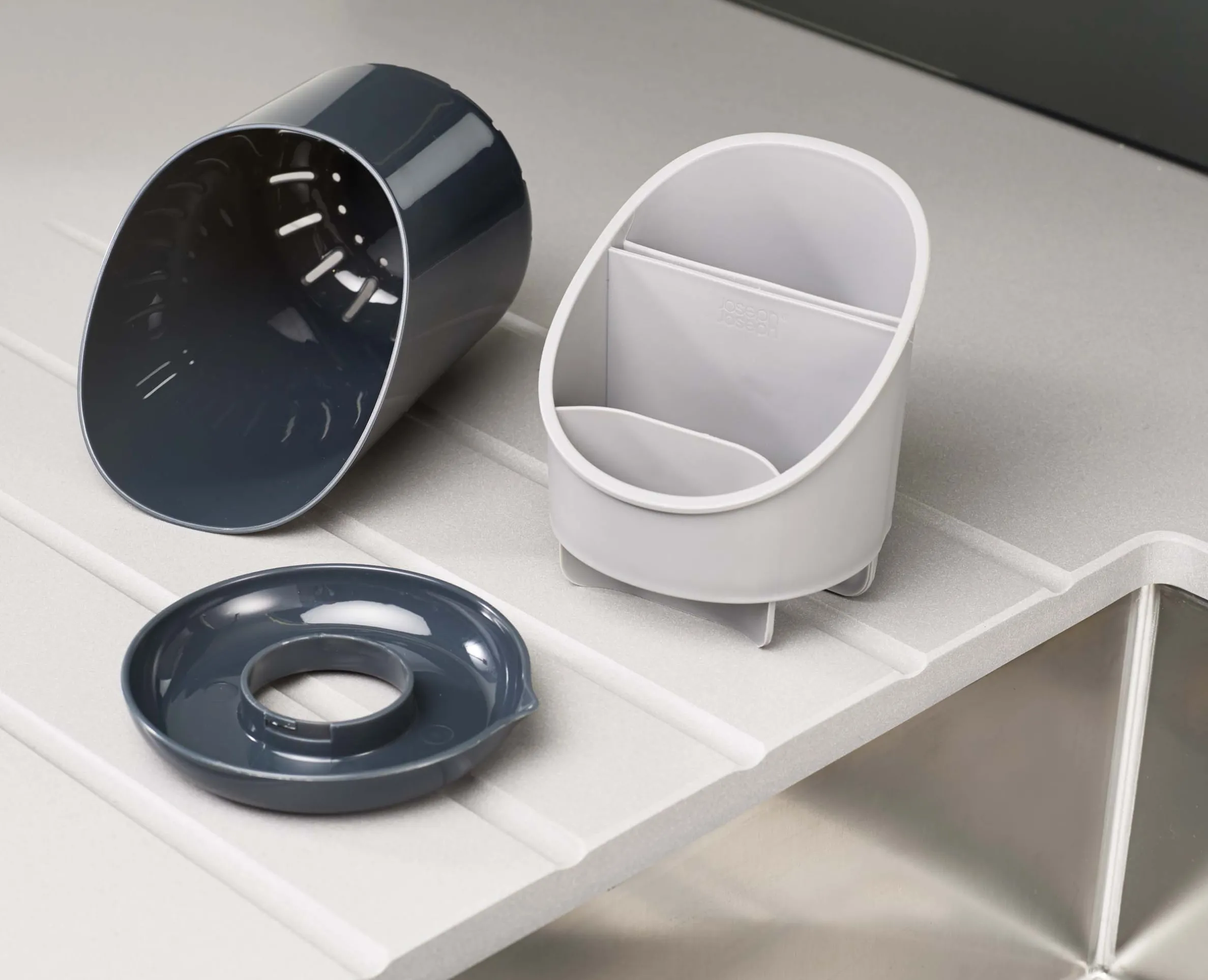 Dock™ Gray Cutlery Drainer