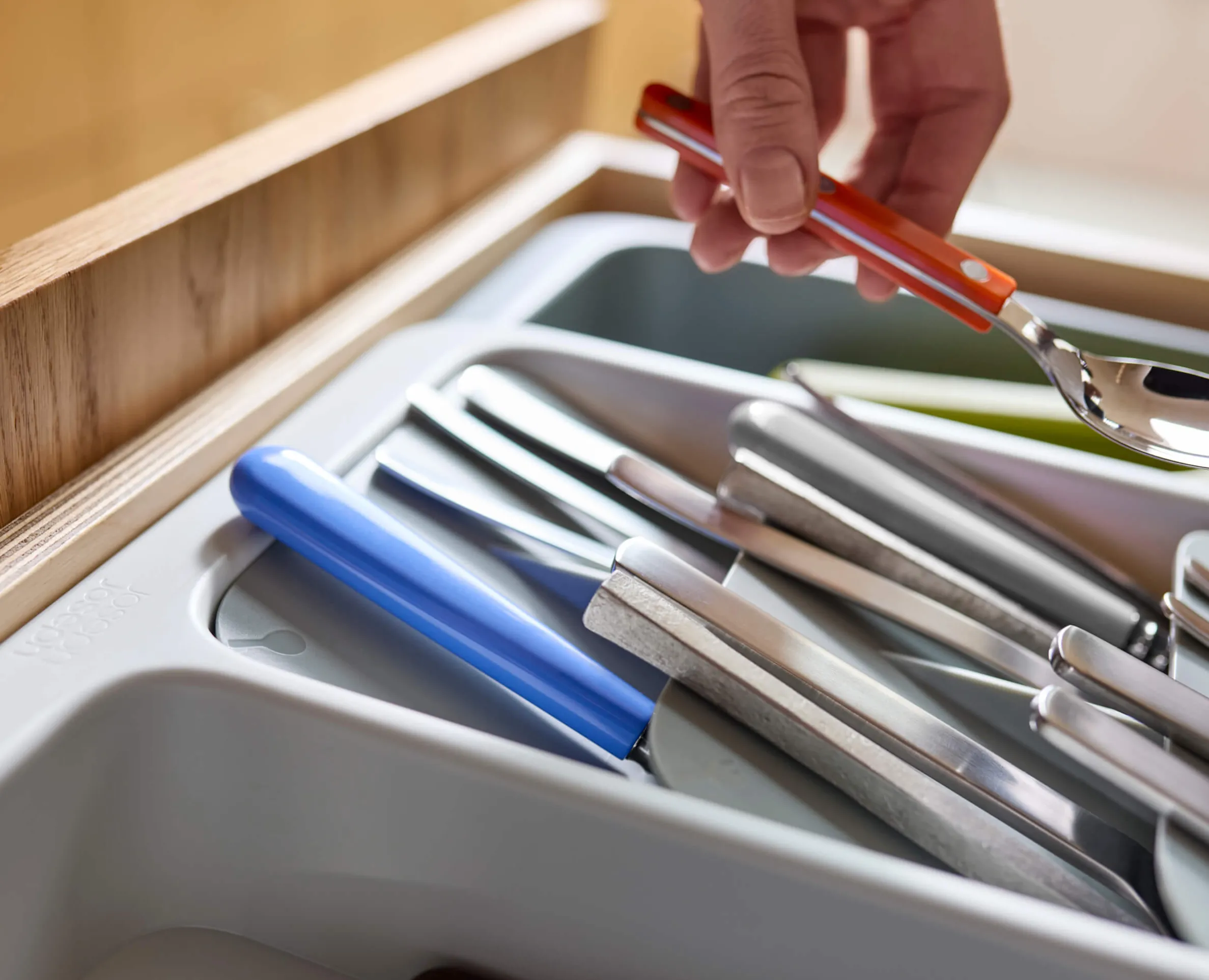 DrawerStore™ Expanding Tiered Cutlery, Utensil & Gadget Organizer