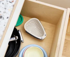 Droplet Mini White Colander with Folding Handle