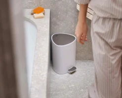 EasyStore™ 5L Gloss White Bathroom Trash Can Starter Set
