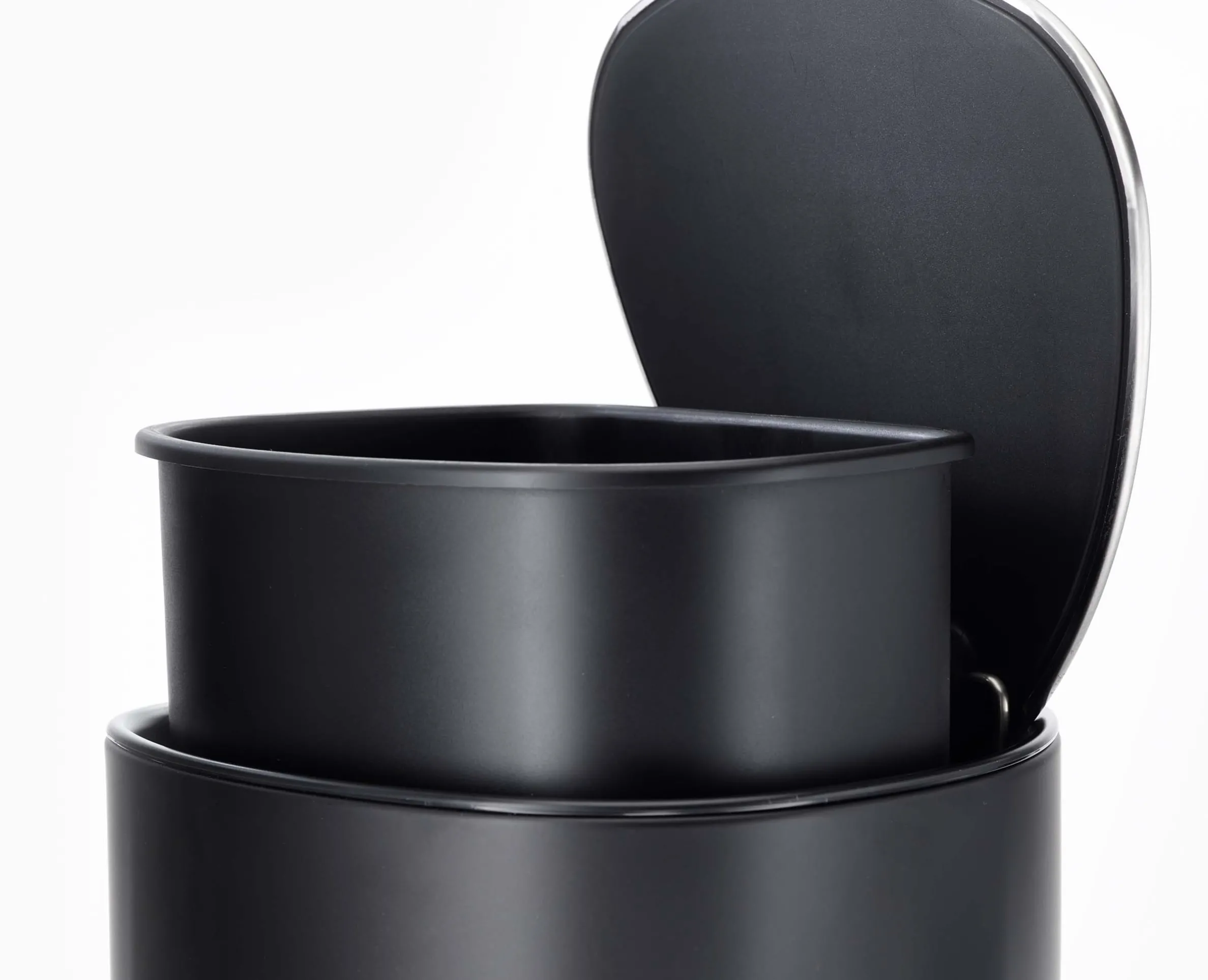 EasyStore™ 5L Matt Black Bathroom Pedal Trash Can