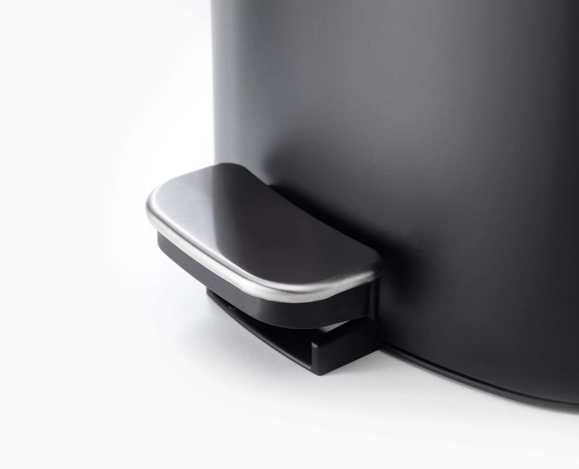 EasyStore™ 5L Matt Black Bathroom Pedal Trash Can