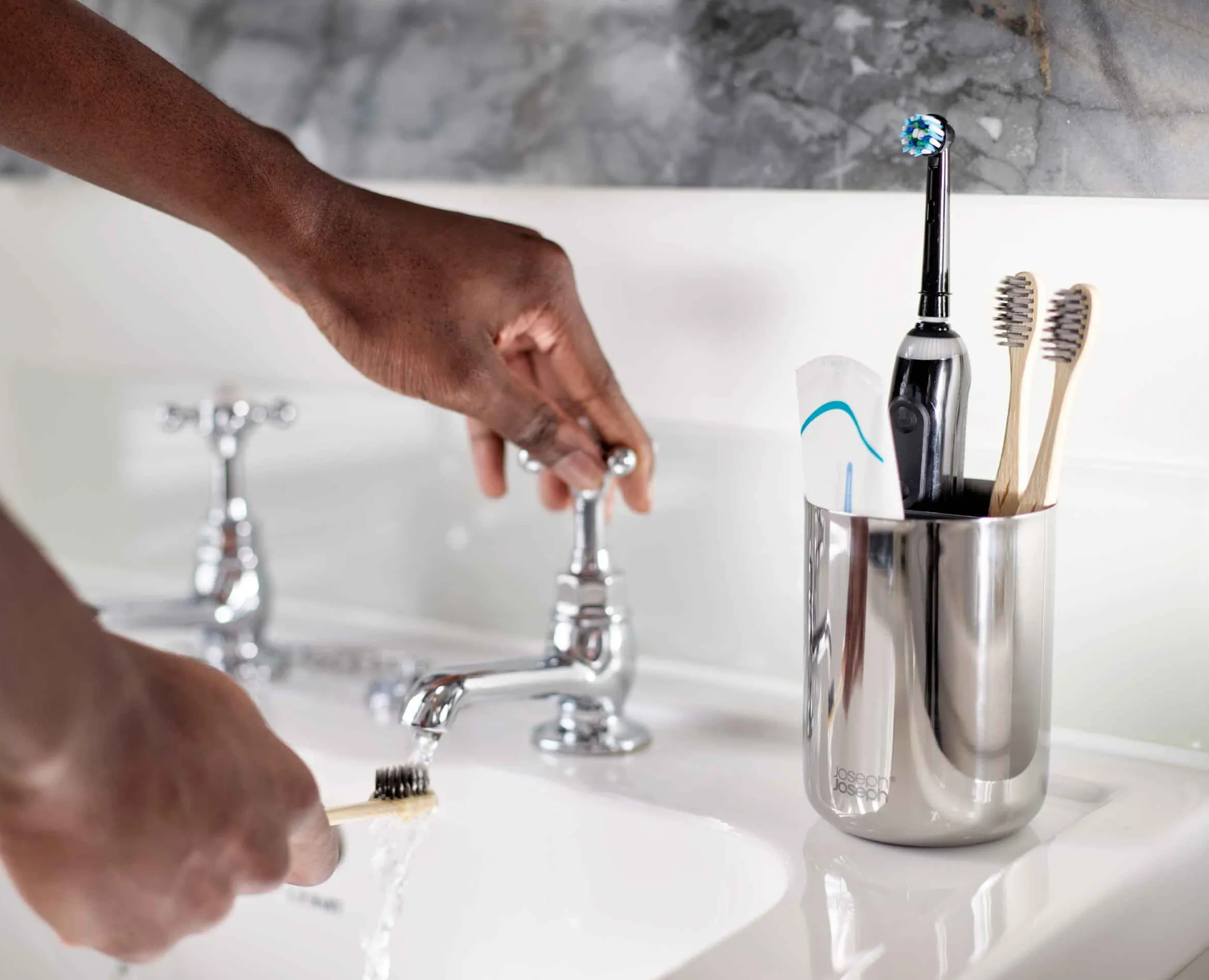 EasyStore™ Luxe Stainless-steel Toothbrush Caddy