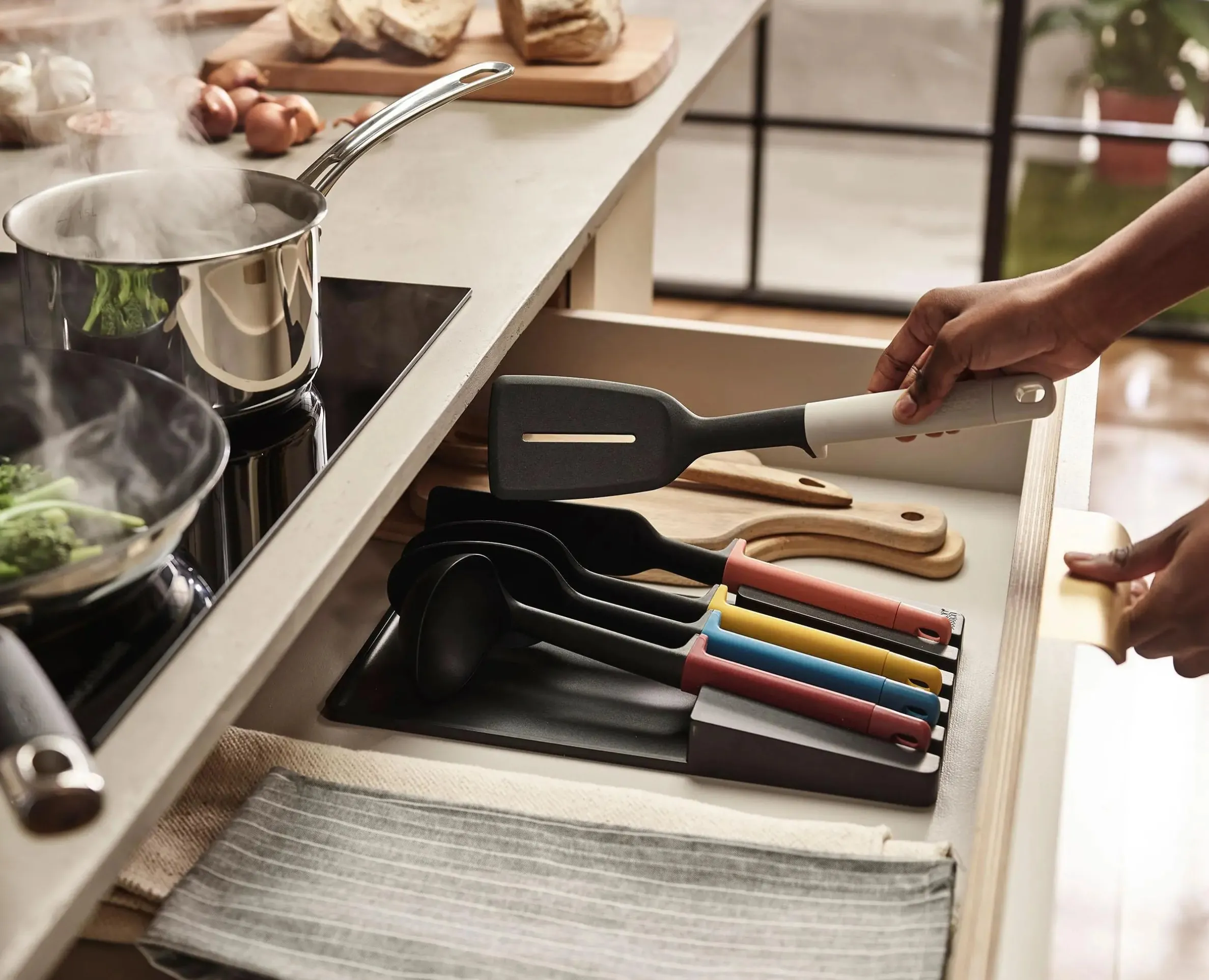 Elevate™ 5-piece Multicolor In-drawer Utensil Set