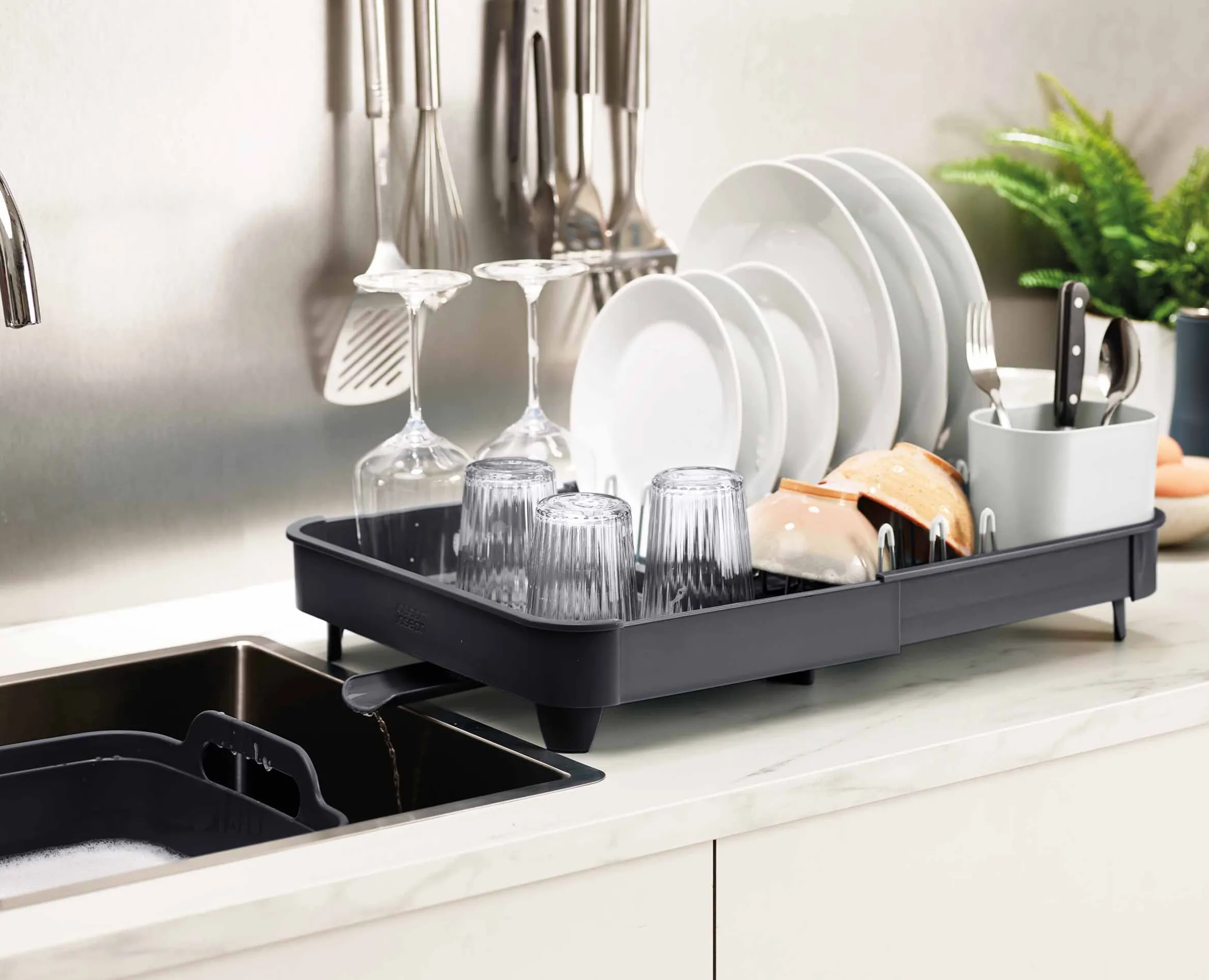 Extend™ Gray Expandable Dish Drainer