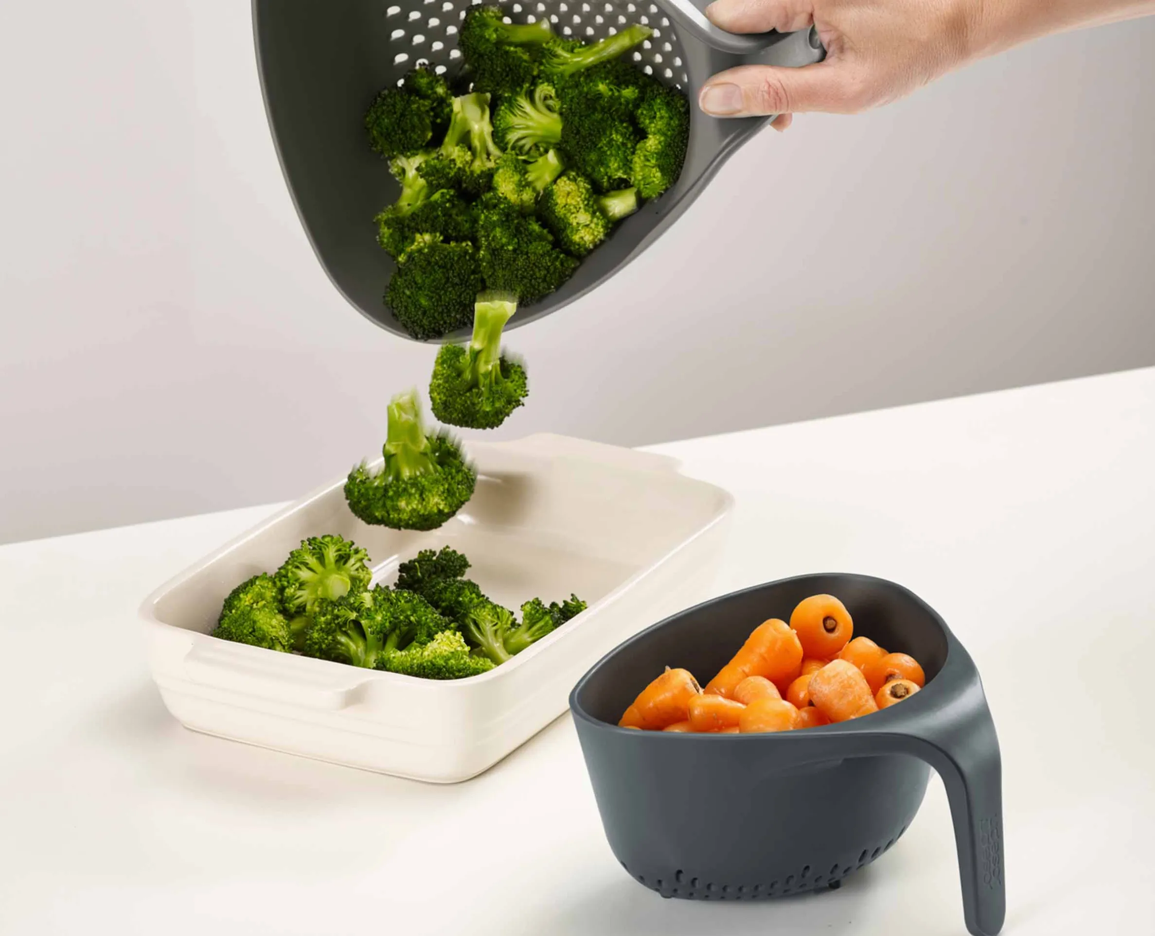 Nest™ 2-piece Gray Colander Set