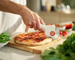 Ringo™ Easy-clean Red Pizza Cutter