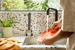 SinkTech™ Dish Brush with Steel Stand