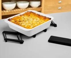 Stretch™ Expandable Black Trivet
