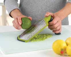 Twist Grater™